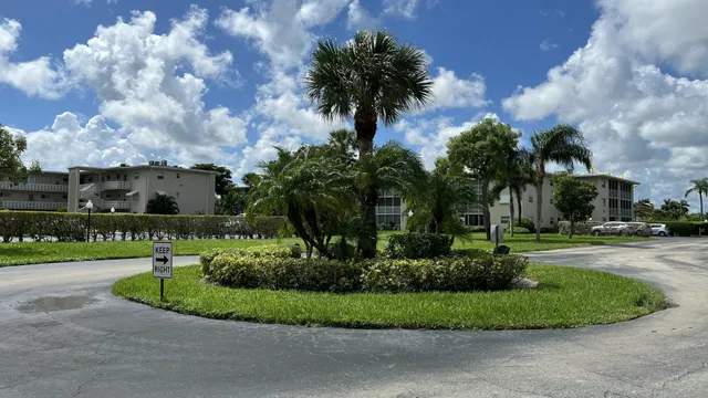 Unit 102 photo 27