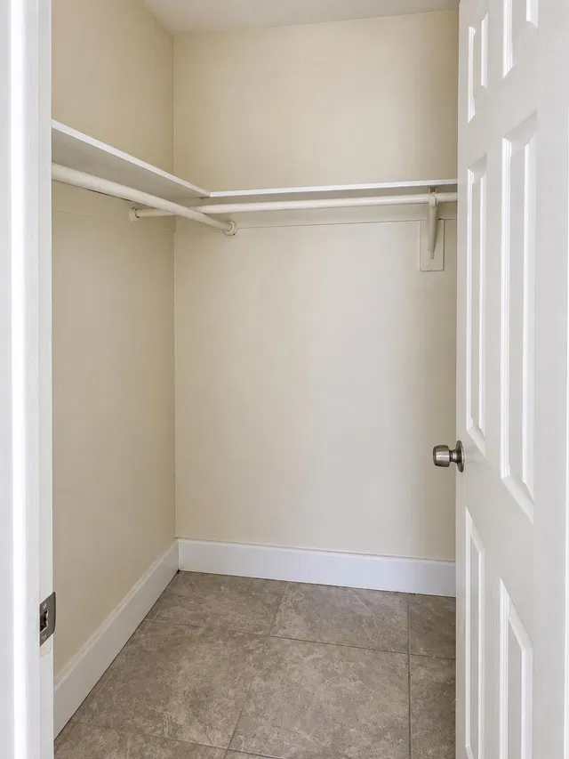 Unit B210 photo 10