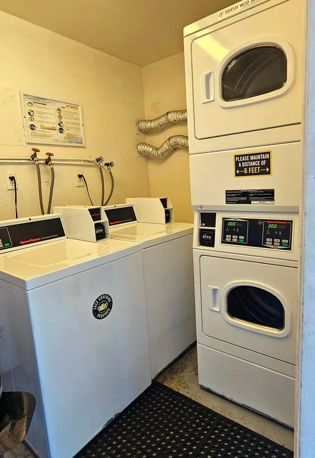 Unit B210 photo 11