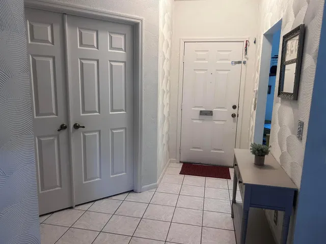 Residence photo 3
