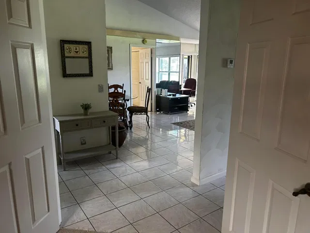 Residence photo 10