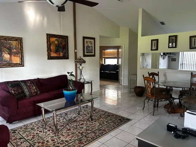 Residence photo 11