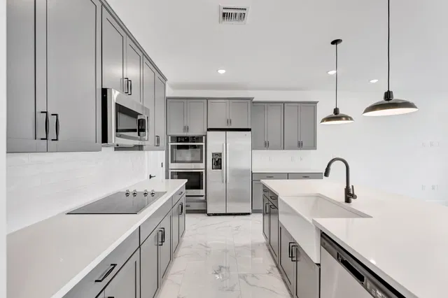 Residence photo 3