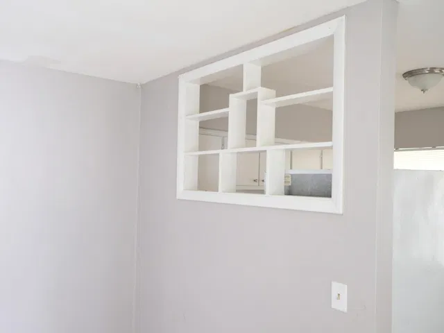 Unit 1217 photo 5