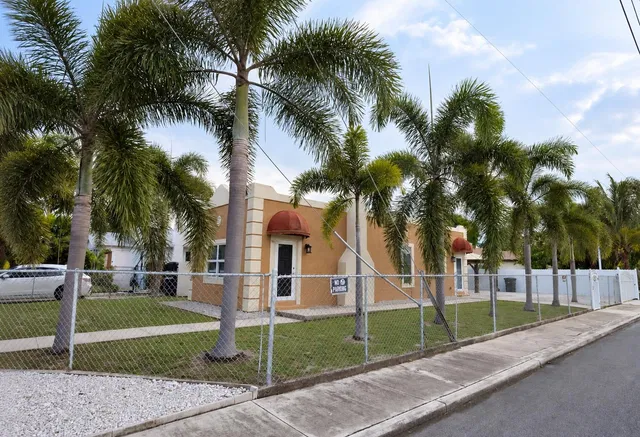West Palm Beach Residence photo 2