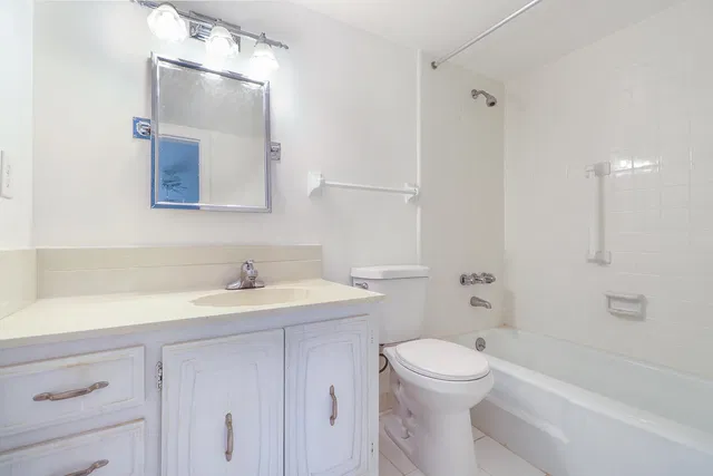 Unit 205R photo 8