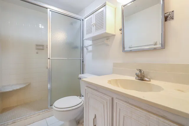 Unit 205R photo 13