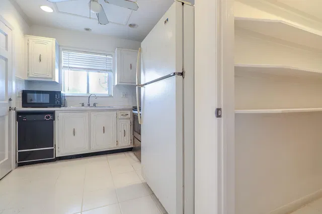 Unit 205R photo 15