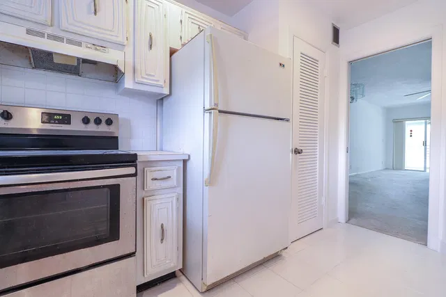 Unit 205R photo 16