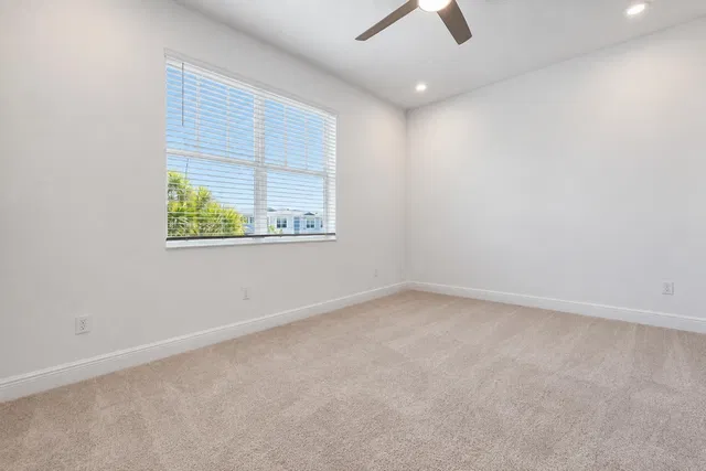 Residence photo 18