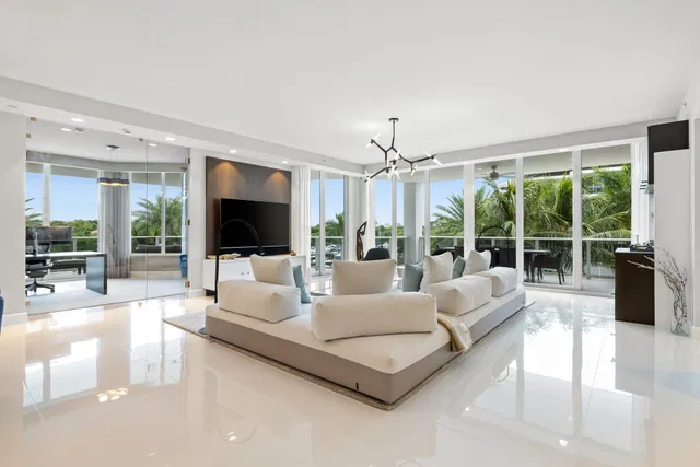 Azure Palm Beach Gardens Unit 303 photo 2