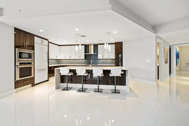 Azure Palm Beach Gardens Unit 303 photo 6