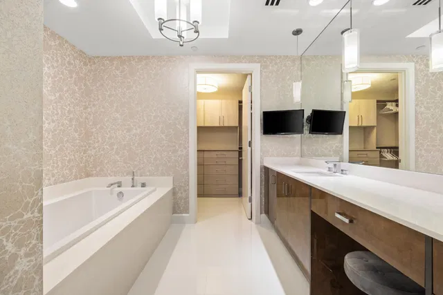 Azure Palm Beach Gardens Unit 303 photo 20