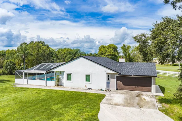 Residence photo 3