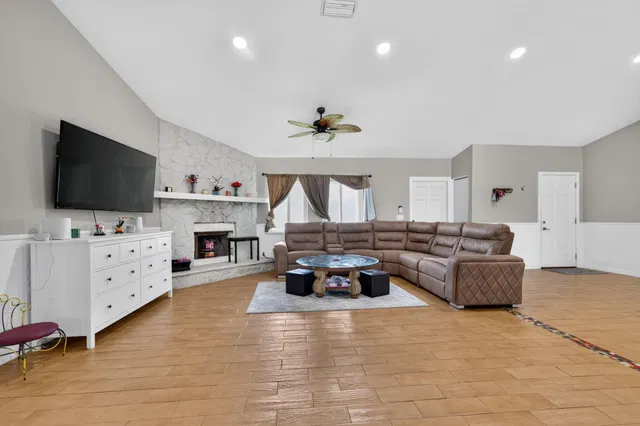 Residence photo 7