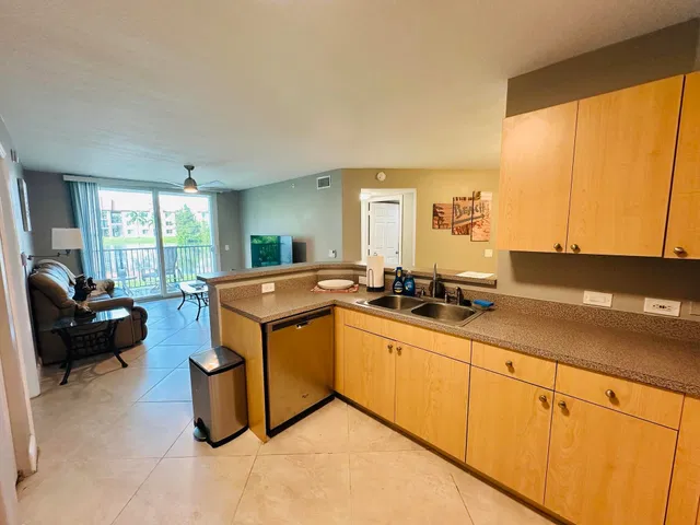  Residence photo 6