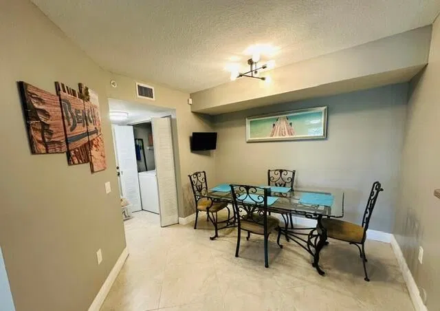  Residence photo 7