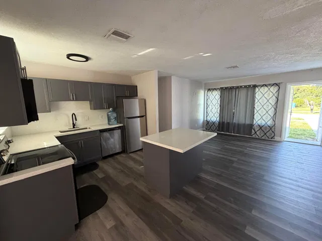 Residence photo 10