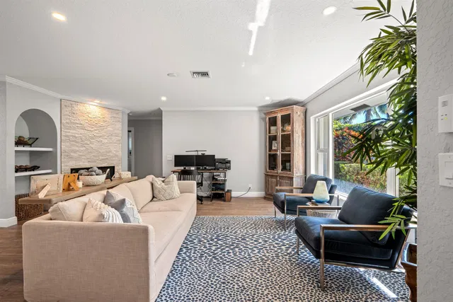 Residence photo 5