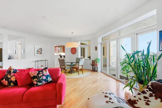 Unit 202 photo 8