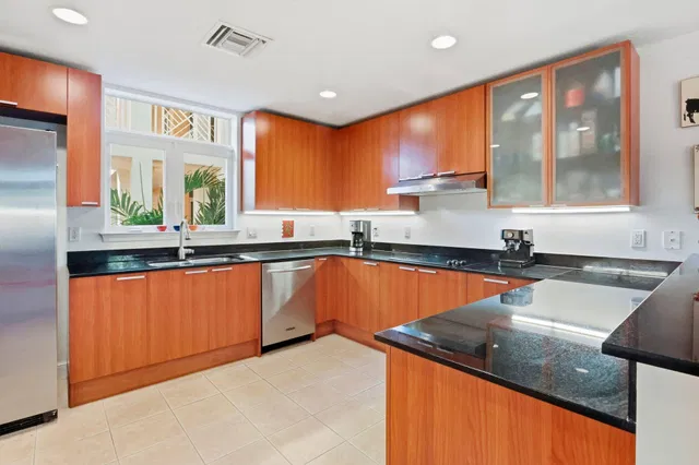 Unit 202 photo 15