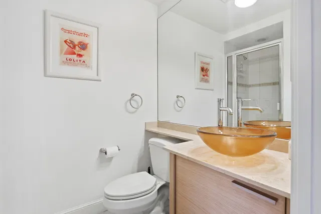 Unit 202 photo 32