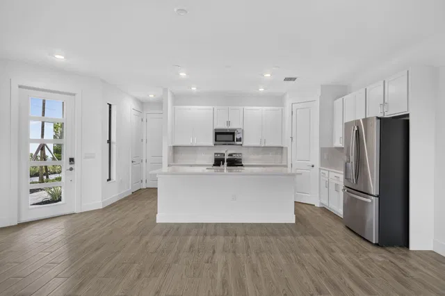  Residence photo 8
