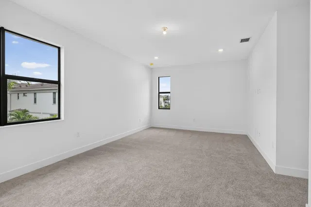  Residence photo 17
