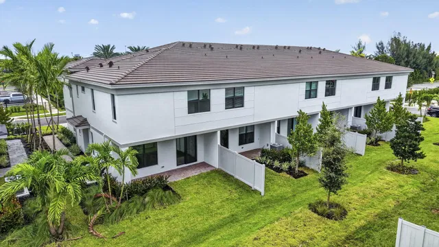  Residence photo 27