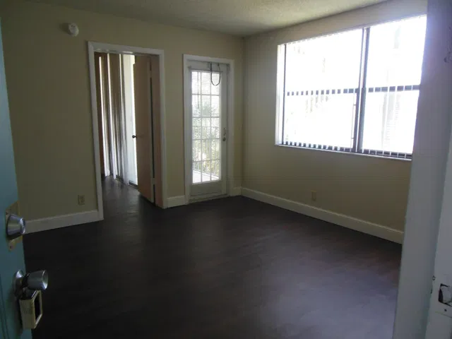 Unit 27 photo 5