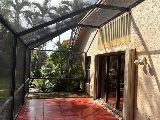 Residence photo 15