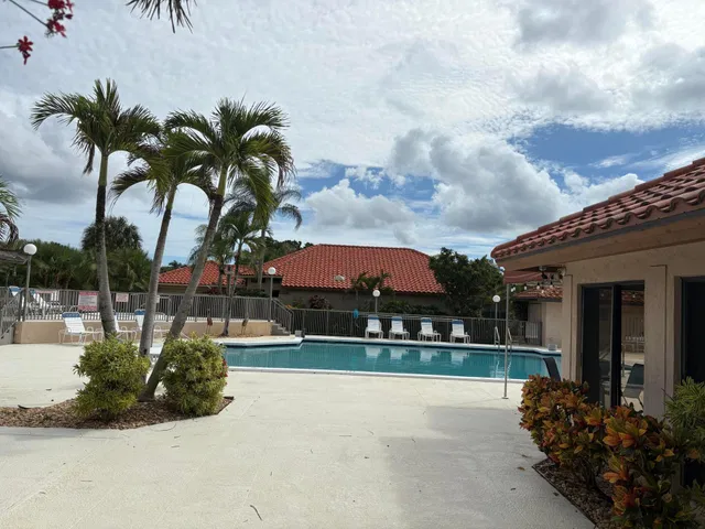Residence photo 17
