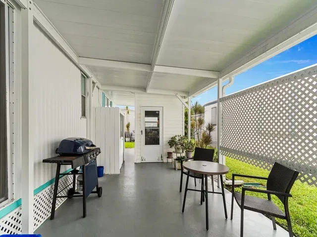 Residence photo 6