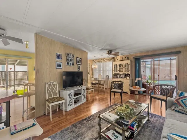 Residence photo 9