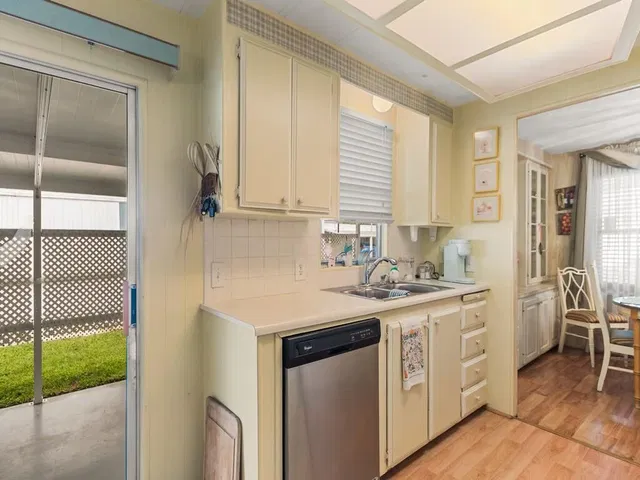 Residence photo 15