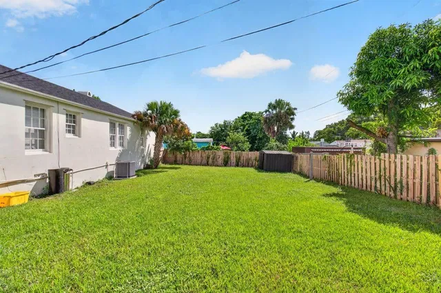 West Palm Beach Residence photo 35