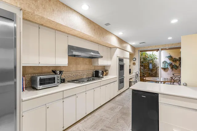 Sloan's Curve Palm Beach Residence photo 16