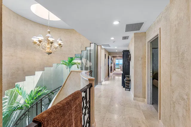 Sloan's Curve Palm Beach Residence photo 20