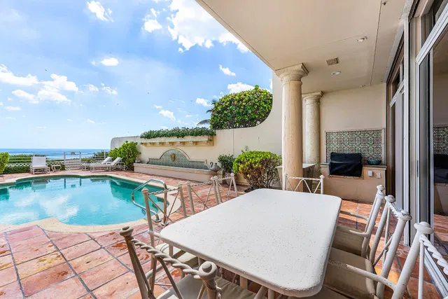 Sloan's Curve Palm Beach Residence photo 33