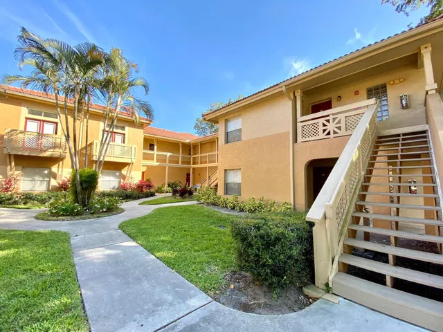 Unit 1108 photo 2