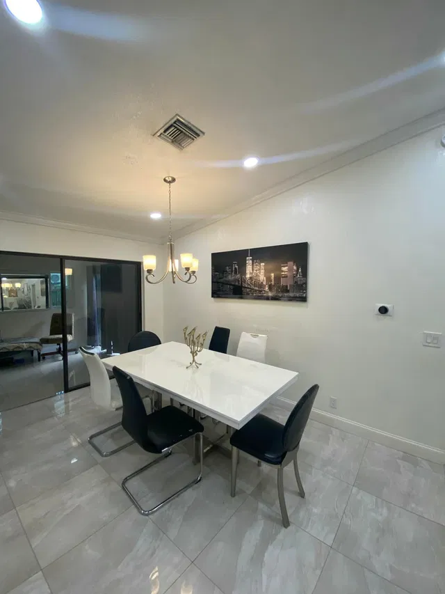 Residence photo 17