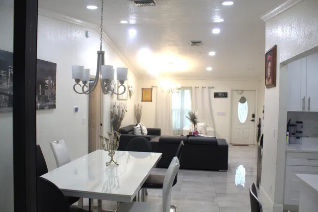 Residence photo 25