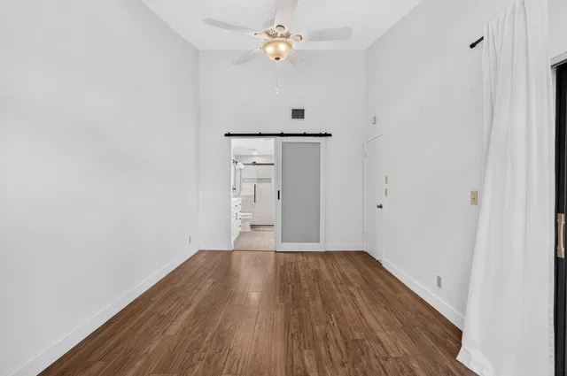Residence photo 30