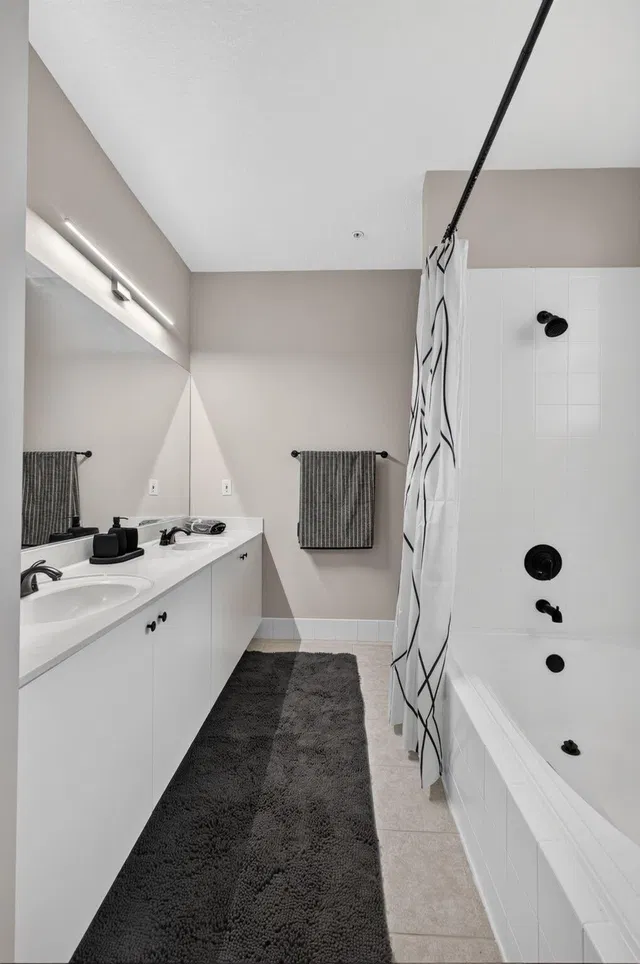 Unit 21 photo 10