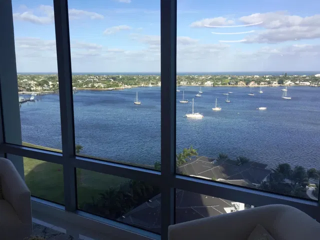 Water Club North Palm Beach Unit 1403 photo 2