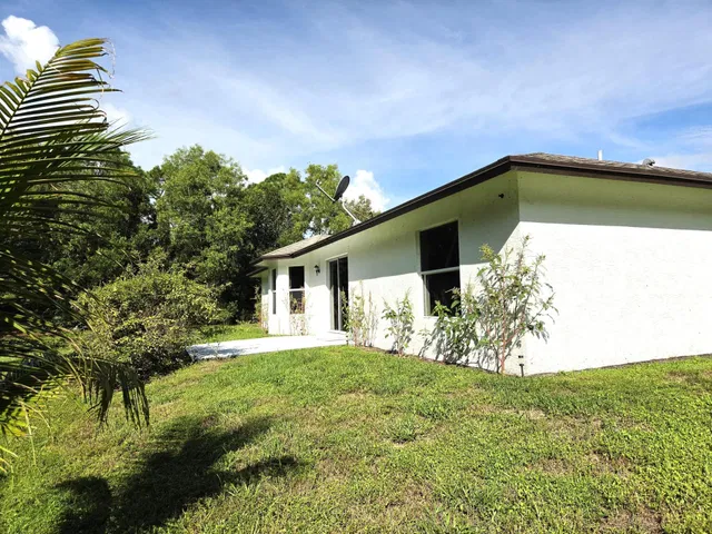 Residence photo 2