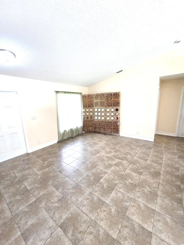Residence photo 18