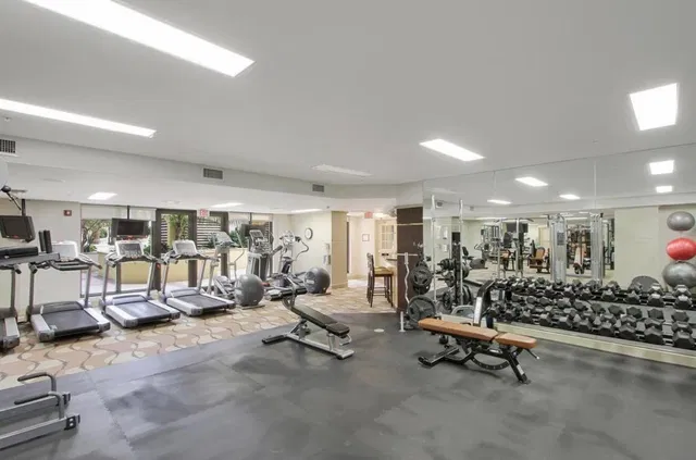 One City Plaza Unit 723 photo 5