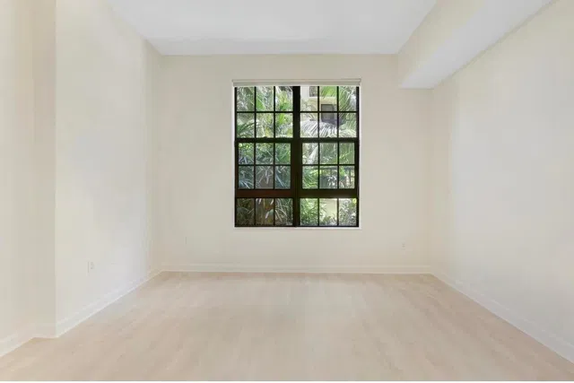 One City Plaza Unit 723 photo 21