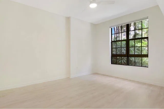 One City Plaza Unit 723 photo 23